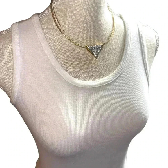 Elegant Gold Triangle Pendant Necklace - Picture 6 of 8
